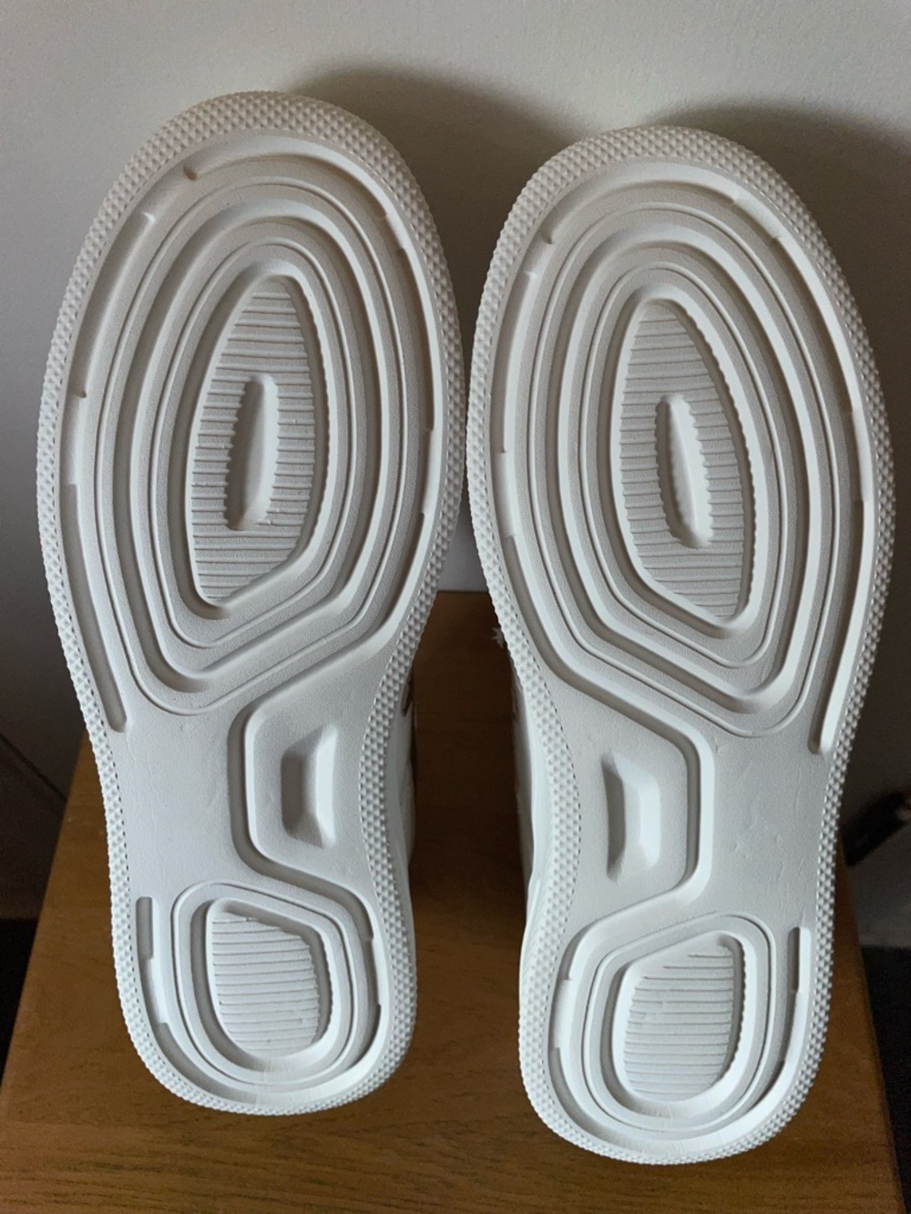 White Platform Sneakers Faux Gold Chain Accents Size 10.5 | Chunky Streetwear - Picture 5 of 5